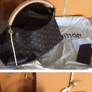 Authentic Louis Vuitton MM☆Artsy☆